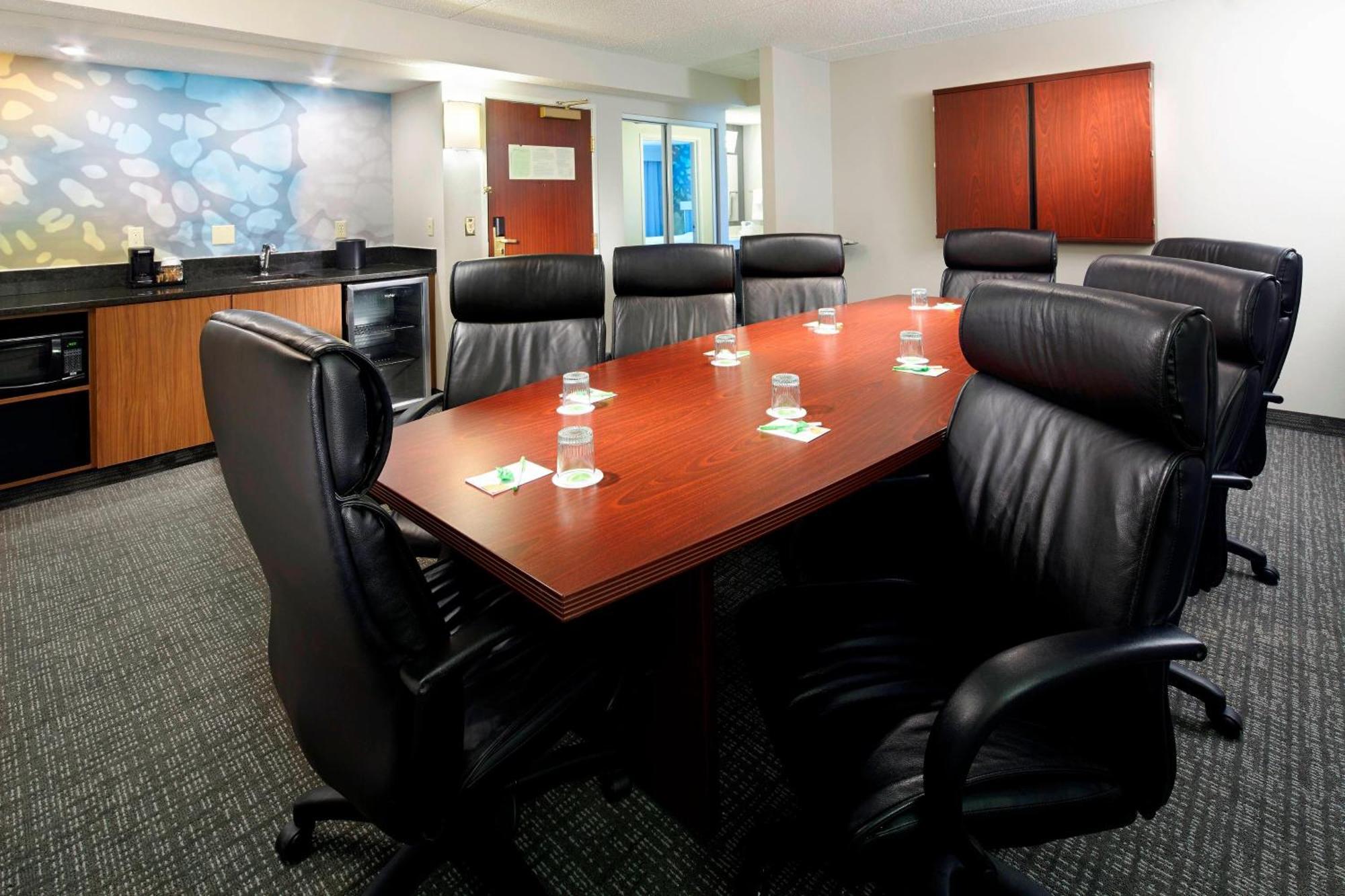 Hotel Courtyard By Marriott Lansing Esterno foto