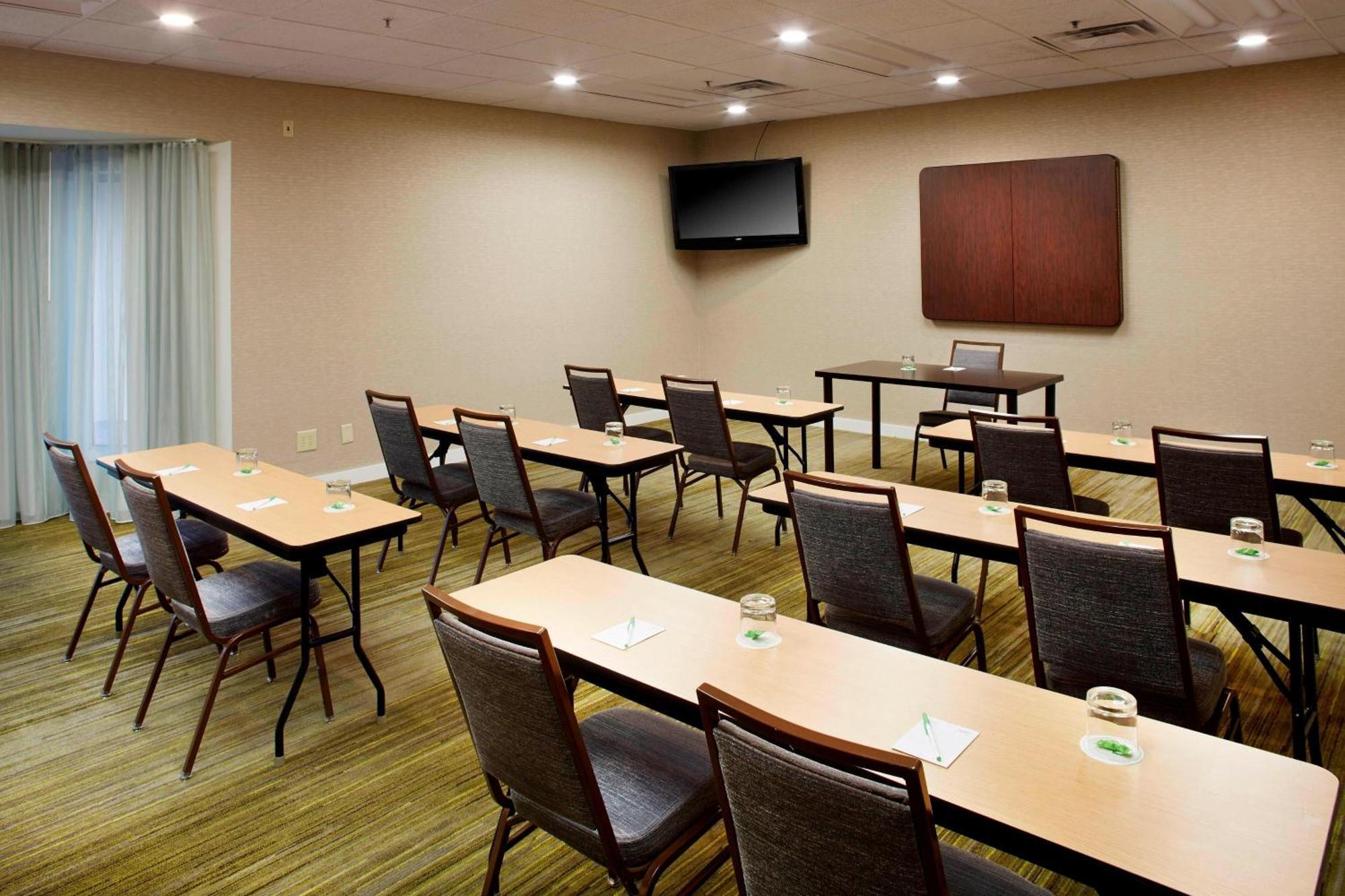 Hotel Courtyard By Marriott Lansing Esterno foto