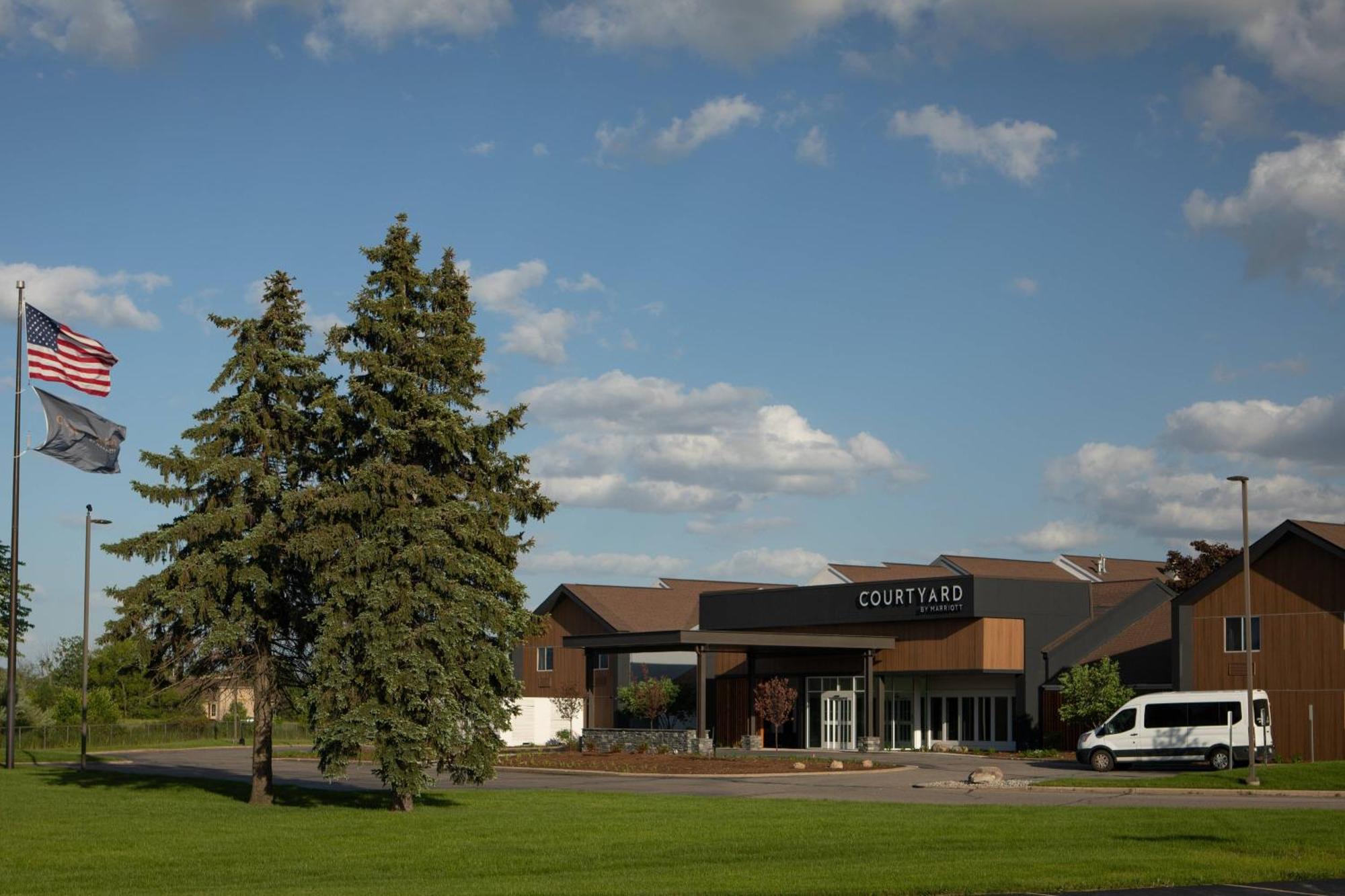 Hotel Courtyard By Marriott Lansing Esterno foto