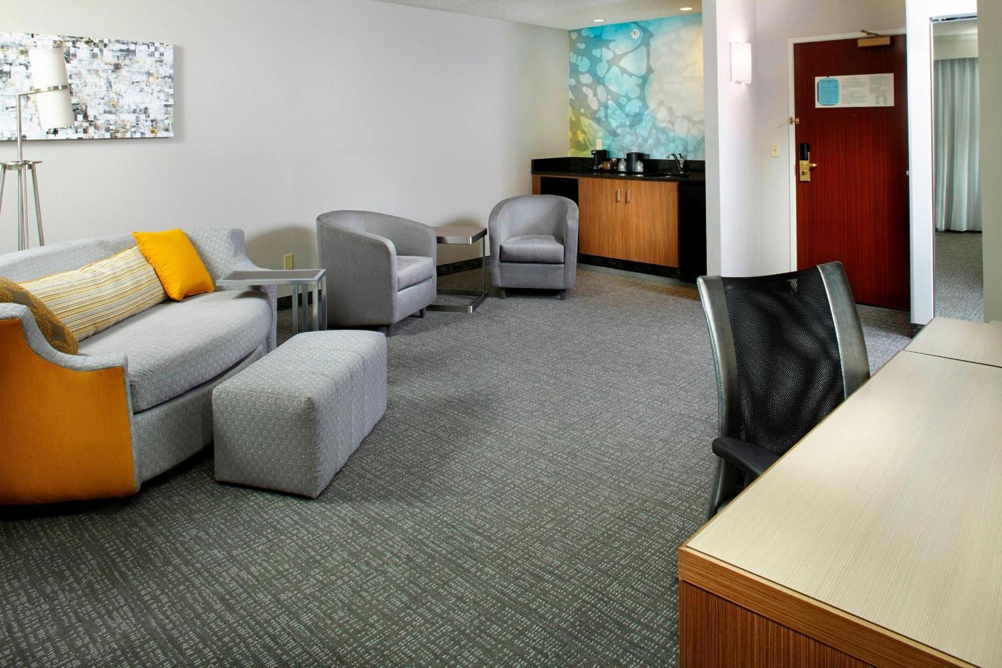 Hotel Courtyard By Marriott Lansing Esterno foto