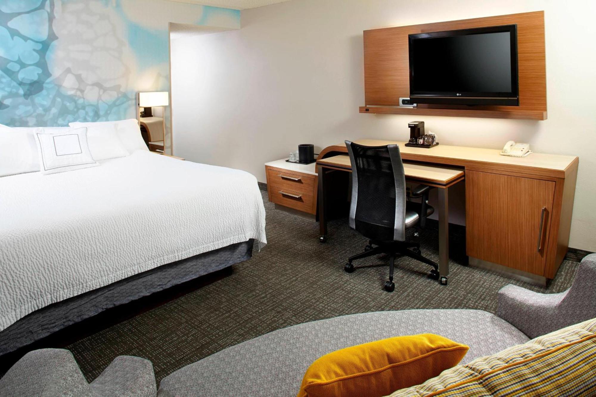 Hotel Courtyard By Marriott Lansing Esterno foto