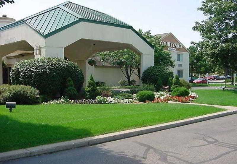 Hotel Courtyard By Marriott Lansing Esterno foto