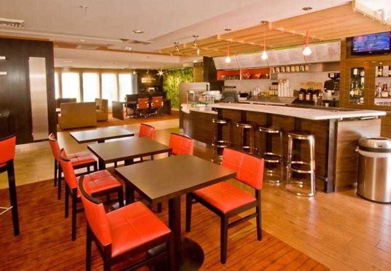 Hotel Courtyard By Marriott Lansing Esterno foto