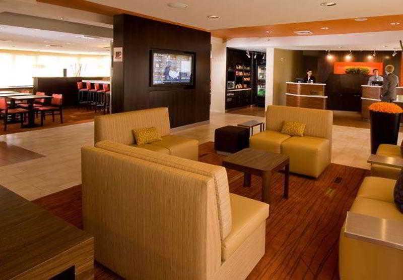 Hotel Courtyard By Marriott Lansing Esterno foto